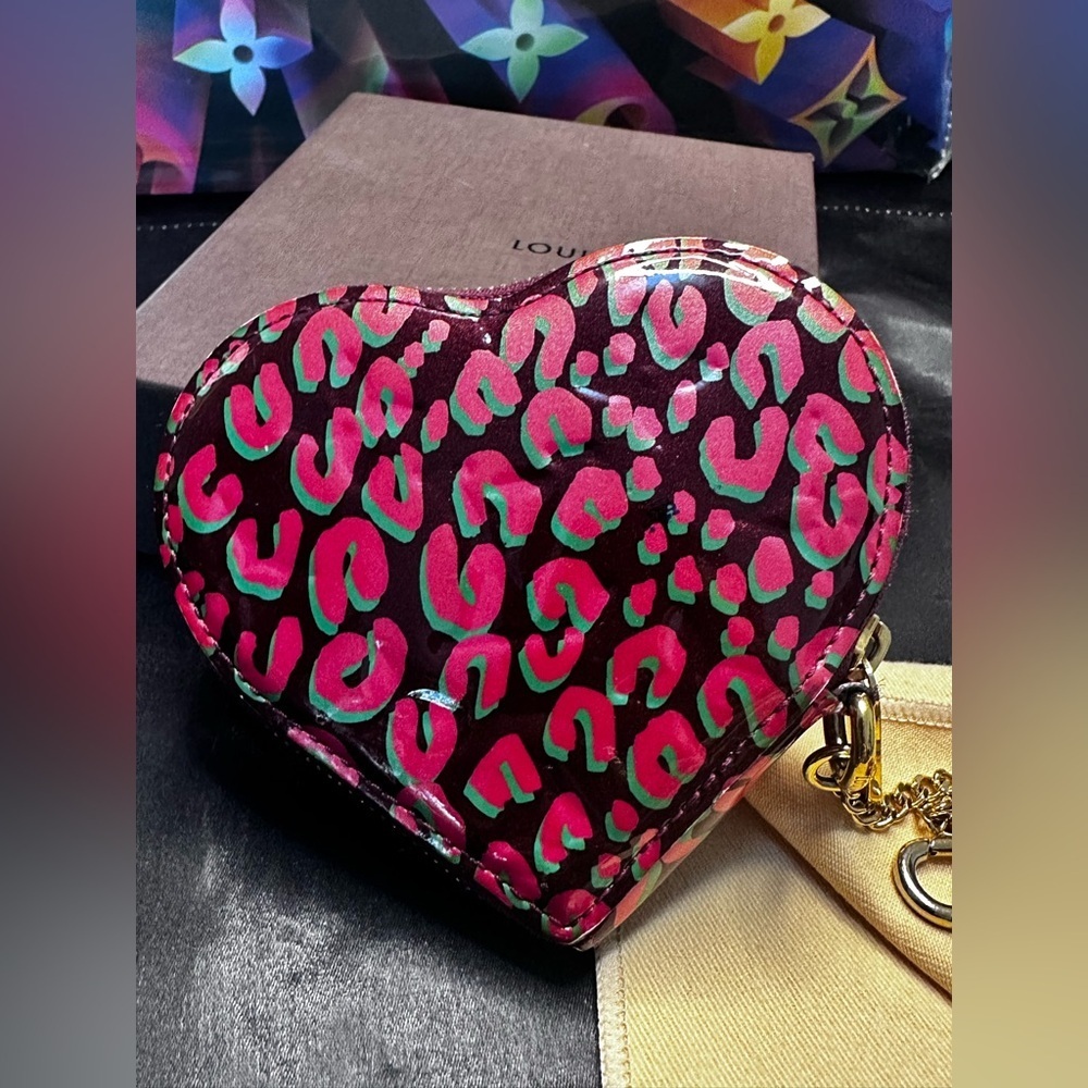 LOUIS VUITTON Vernis Leopard Coeur Heart Coin Purse Rouge Fauviste EUC box & bag - Picture 5 of 10